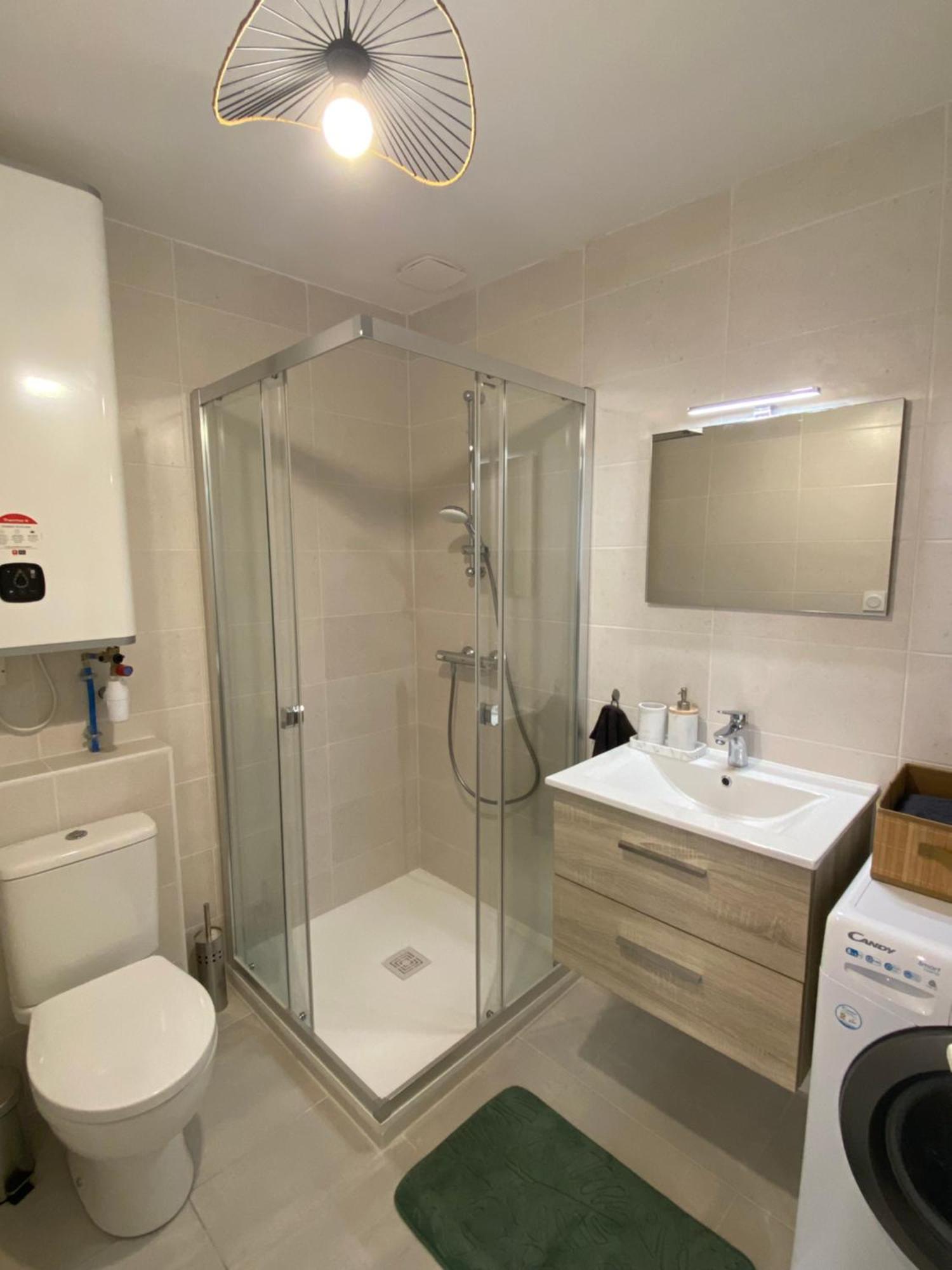 Appartement Proche Cnpe Et Pipa Saint-Denis-en-Bugey Eksteriør bilde
